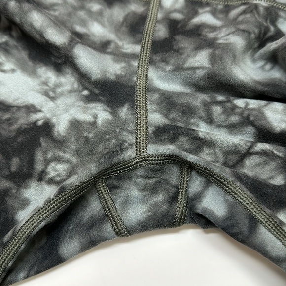 Athleta Powervita Tie-Dyed Salutation Leggings - Picture 9 of 12